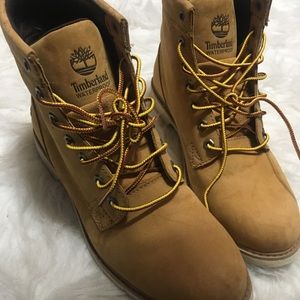 Women’s size 8 timberland boots
